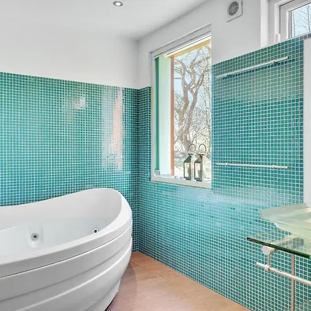 3 Bedroom Gorgeous In Дом отдыха *