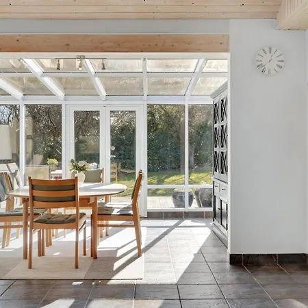 3 Bedroom Gorgeous In Дом отдыха