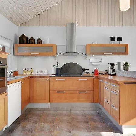 3 Bedroom Gorgeous In Дом отдыха